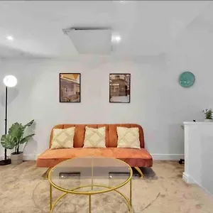  Apartment 2 Bedroom Centre With Free Parking